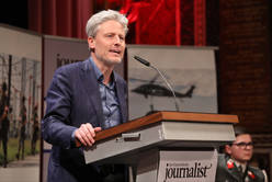 Kabarettist Florian Scheuba hielt die Laudatio auf den "Falter"-Chefredakteur Florian Klenk.