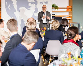 „Handelsblatt“-Chefredakteur Sebastian Matthes über KI im Journalismus und „Inside Cum-Ex“