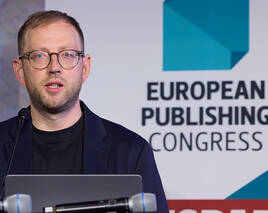 „Spiegel“-KI-Chef Ole Reißmann: „Wir nutzen Künstliche Intelligenz, um unsere eigenen Vorurteile zu entdecken“