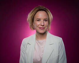 Julia Becker warnt vor Sparmaßnahmen im Journalismus