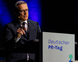 Karsten Wildberger beim Deutschen PR-Tag: „In der KI-Welt wird Vertrauen knapp“